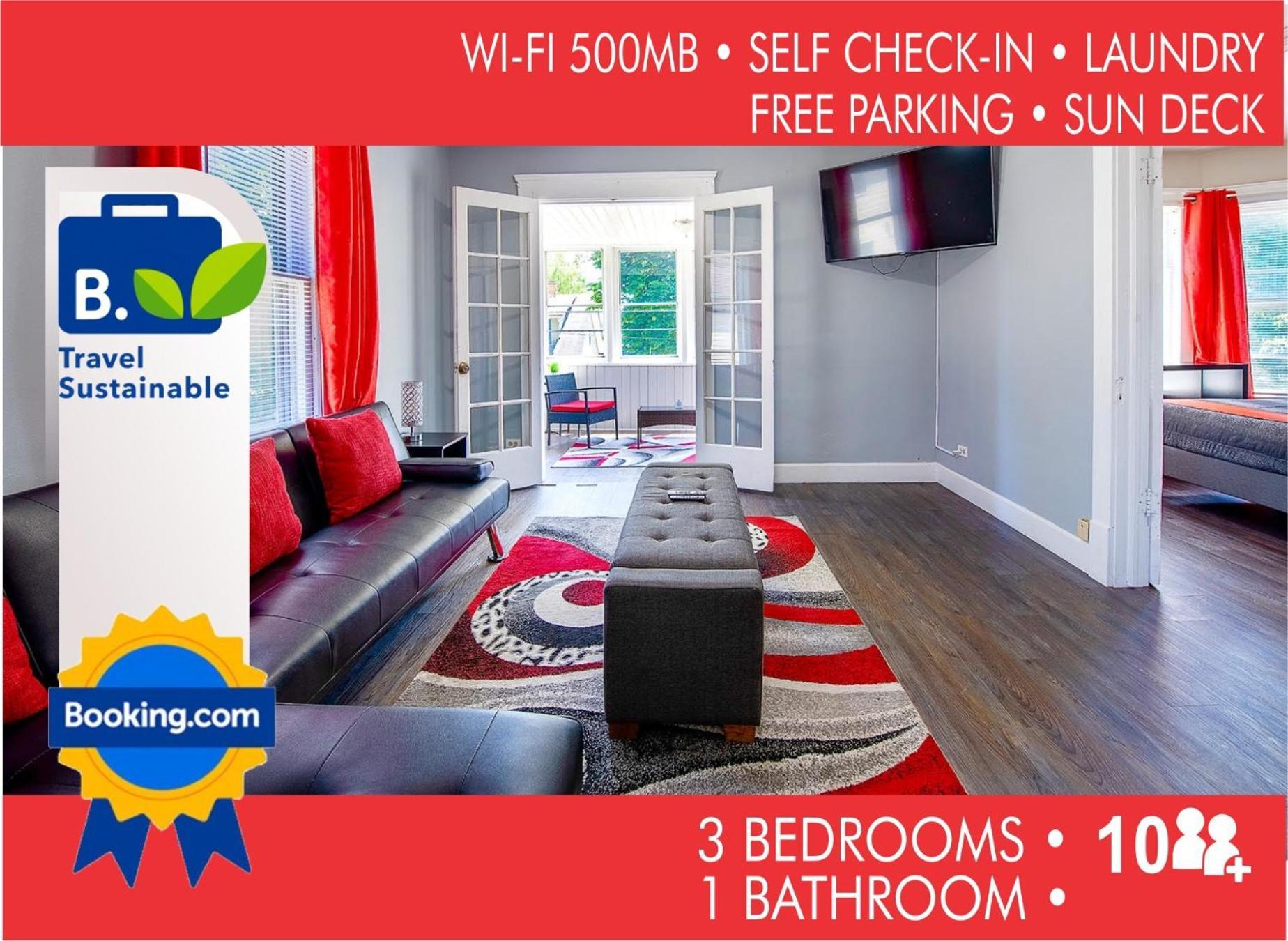 Holiday home The Rubi Lounge: Modern Brooklyn Escape With Parking & High-speed Wi-fi Cleveland